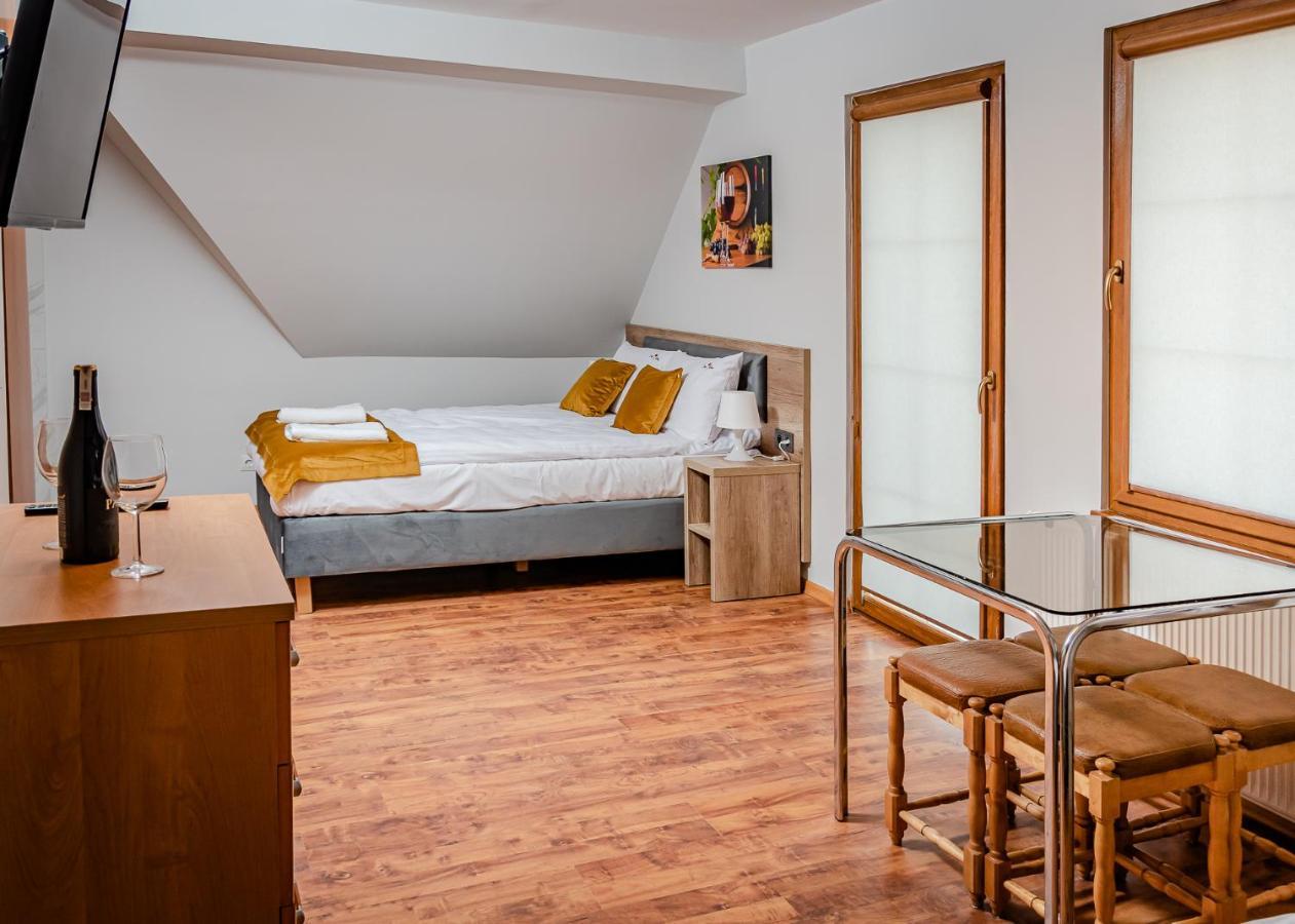 Sun & Wine Otel Pobierowo Dış mekan fotoğraf